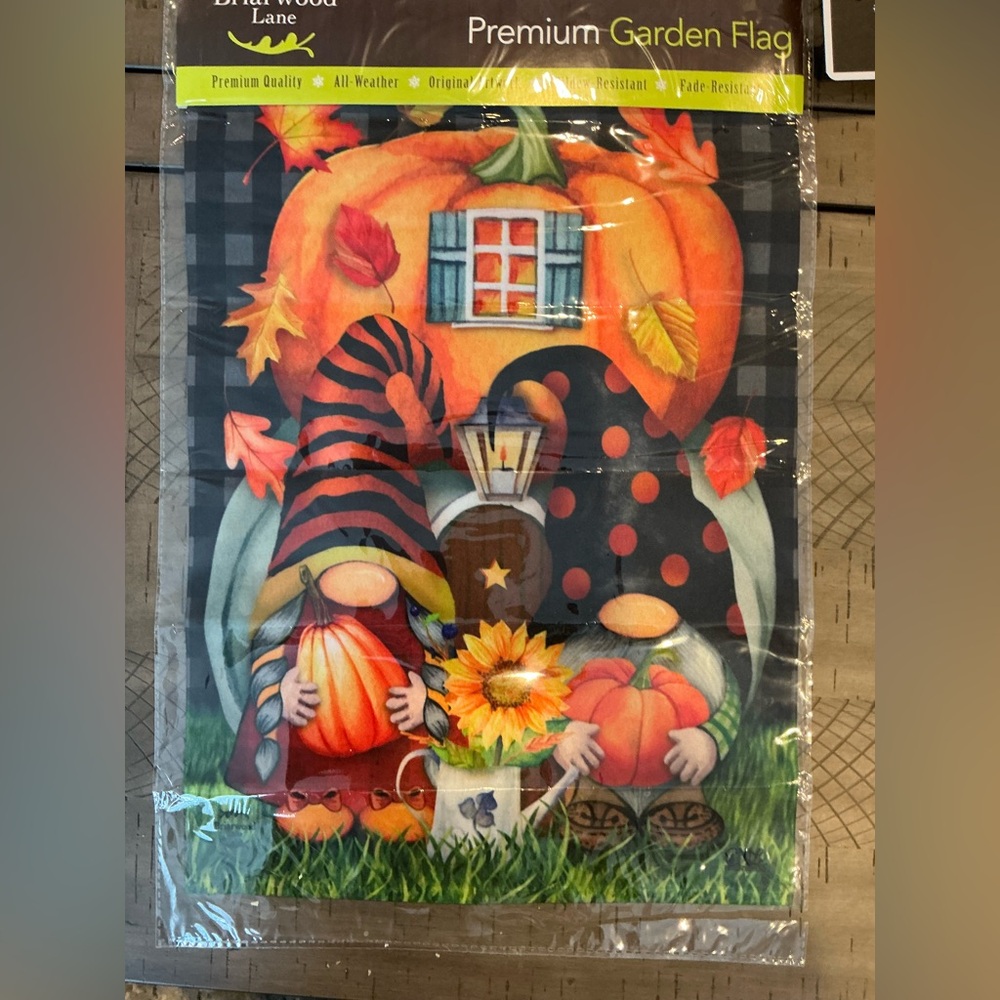 Briarwood Lane fall flag